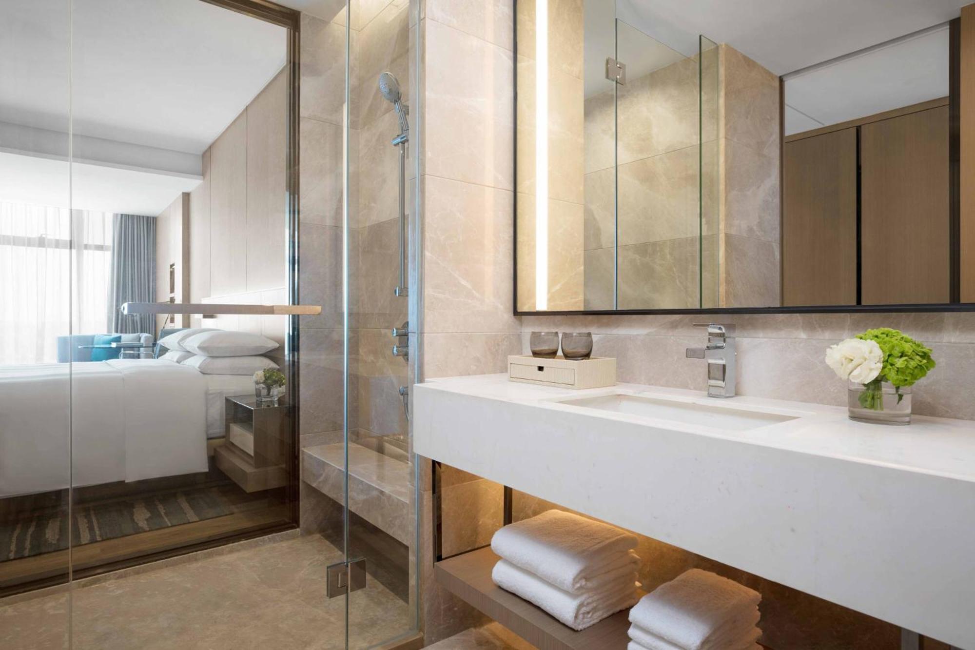 Courtyard By Marriott Shenzhen Bao'An Hotel Exterior photo