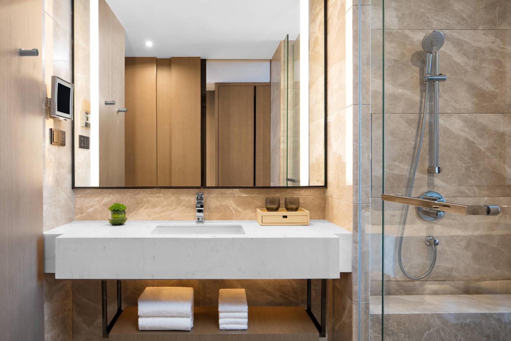 Courtyard By Marriott Shenzhen Bao'An Hotel Exterior photo