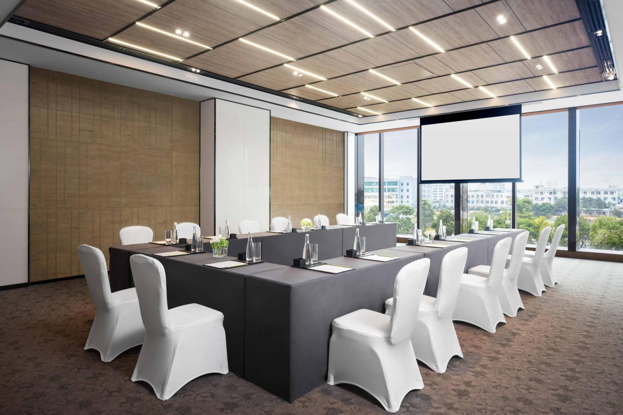 Courtyard By Marriott Shenzhen Bao'An Hotel Exterior photo