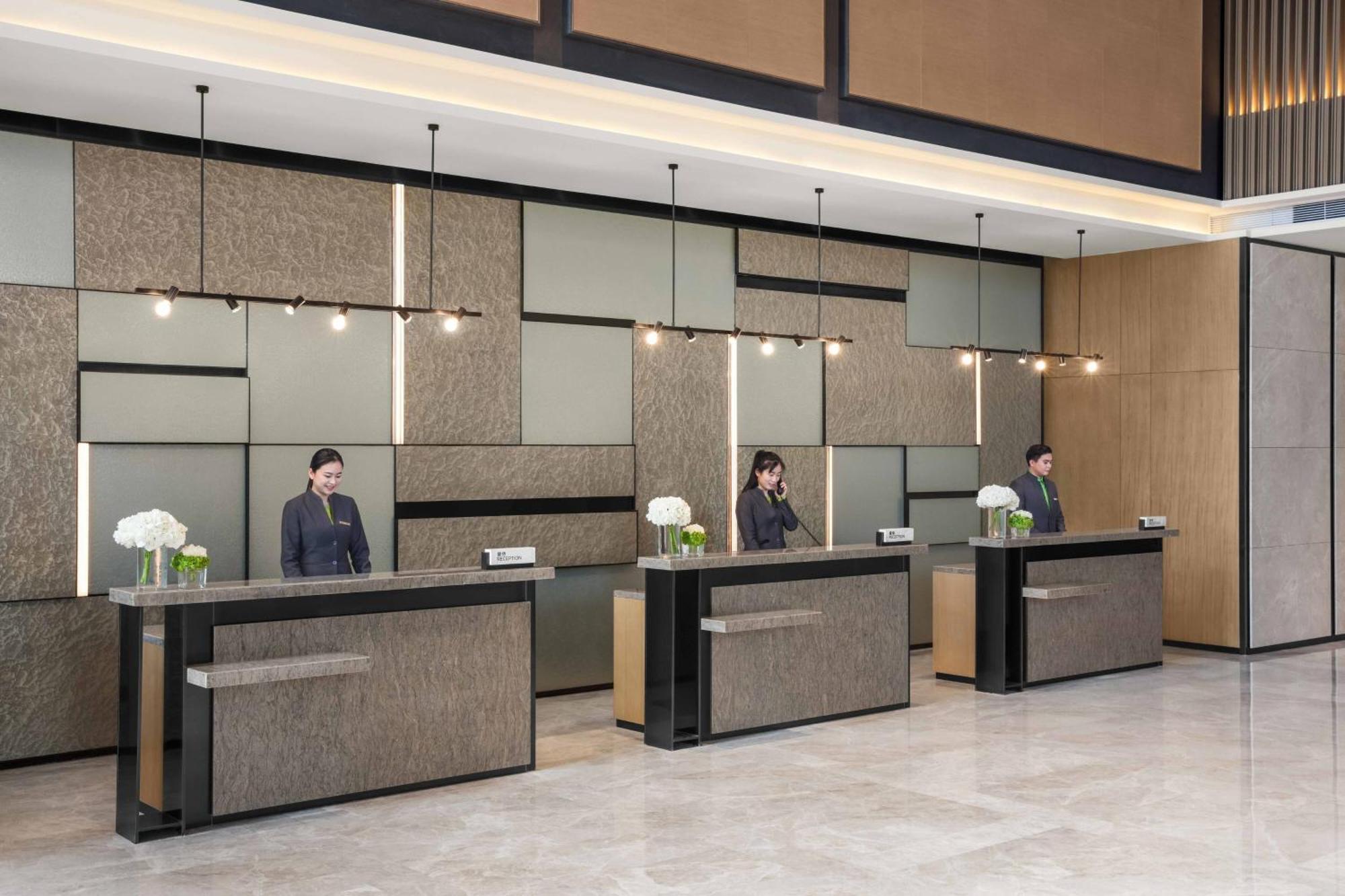 Courtyard By Marriott Shenzhen Bao'An Hotel Exterior photo