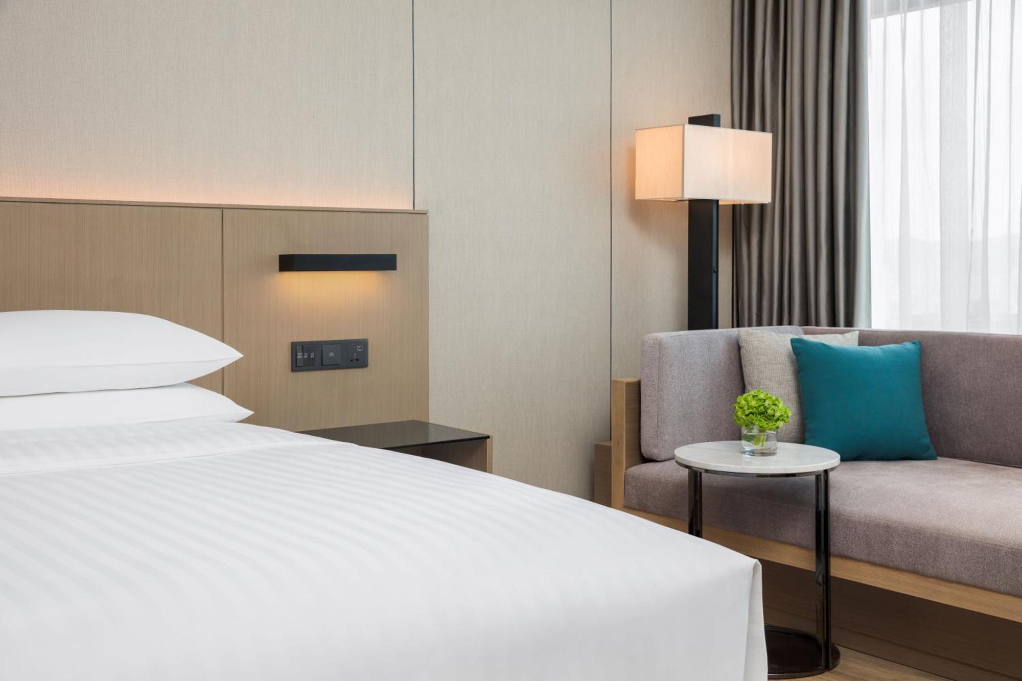 Courtyard By Marriott Shenzhen Bao'An Hotel Exterior photo
