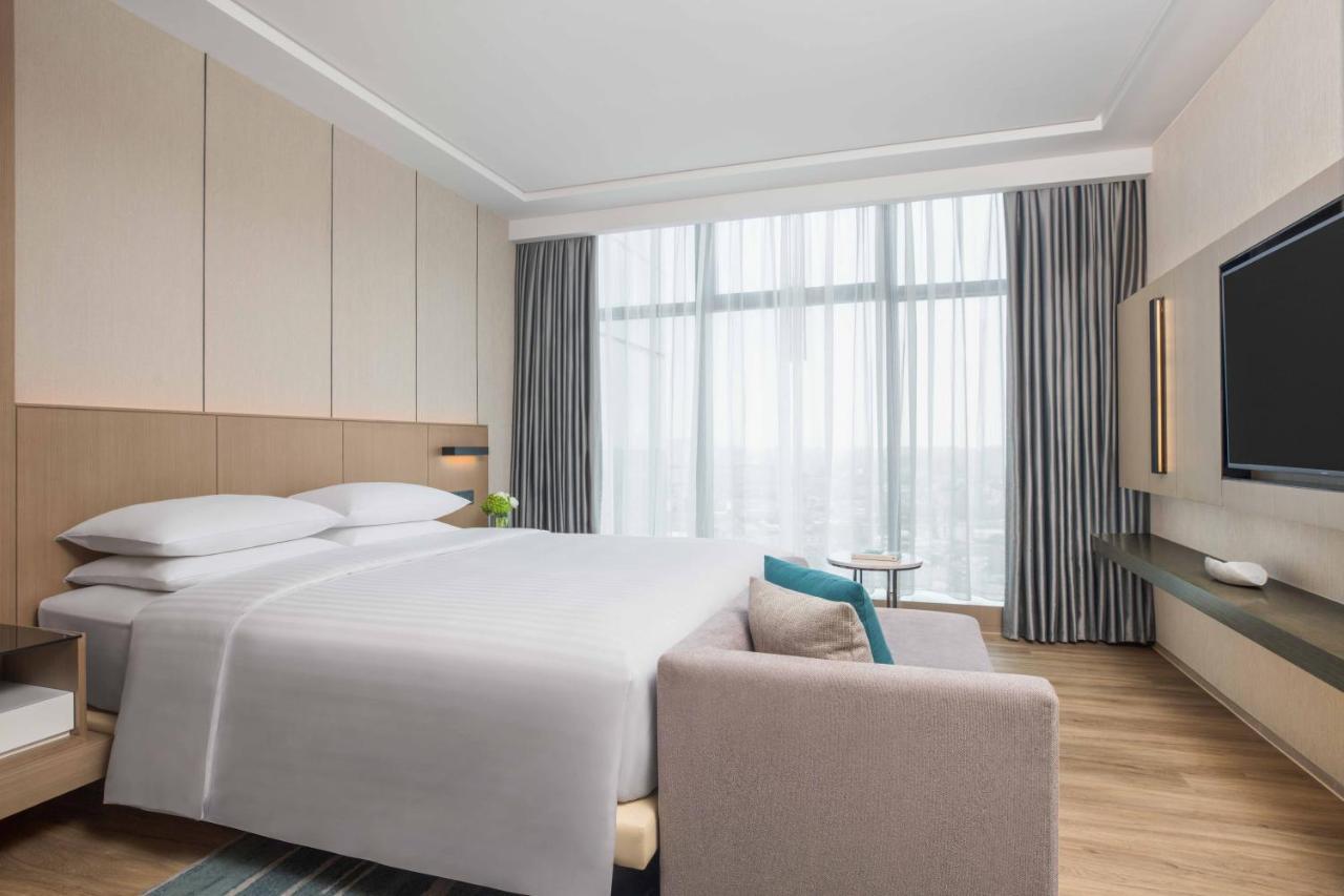 Courtyard By Marriott Shenzhen Bao'An Hotel Exterior photo